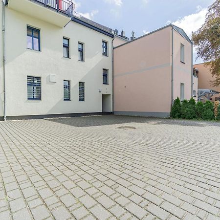 Apartment - 40m², zentral, Netflix, Küche, Schreibtisch, Parkplatz, Waschtrockner, Wlan Cottbus Exterior foto