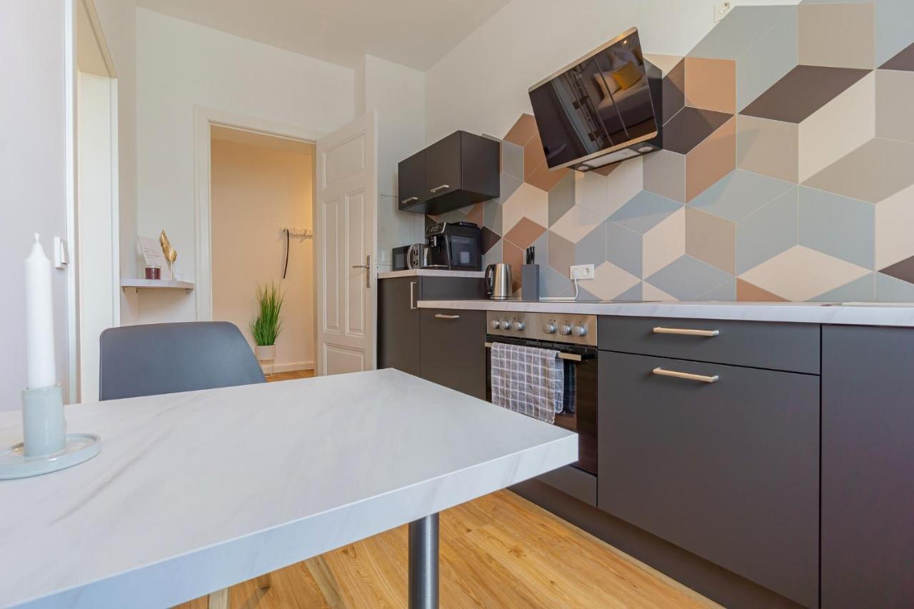 Apartment - 40m², zentral, Netflix, Küche, Schreibtisch, Parkplatz, Waschtrockner, Wlan Cottbus Exterior foto