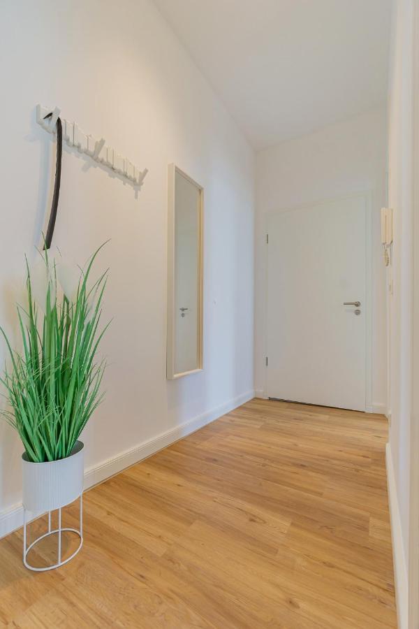 Apartment - 40m², zentral, Netflix, Küche, Schreibtisch, Parkplatz, Waschtrockner, Wlan Cottbus Exterior foto